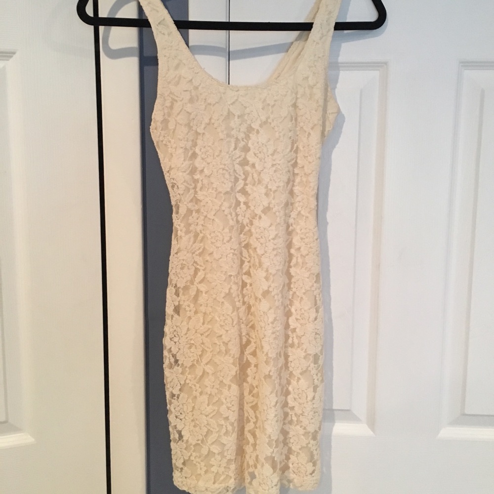 Simple tight lace dress